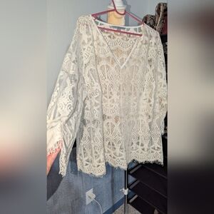 Valerie Stevens Size (2x)Elegant Cream Lace Women's Top